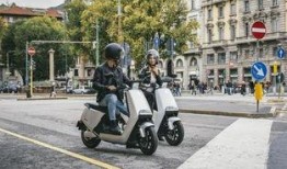 雅迪新款爆料视频播放大全,全方位视频解析，带你领略科技与时尚的完美融合